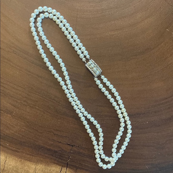 Jewelry - VINTAGE Sarah Coventry Double stranded Pearl Necklace